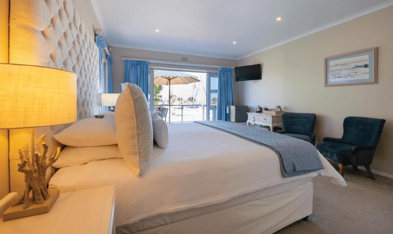 Russells On The Port Hotel Велдриф Екстериор снимка
